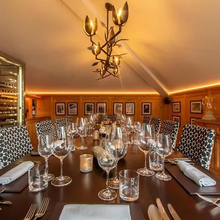 6br Modern Chalet With Private Spa- What'app - 0034-635-520-036 - For Reservations!! Βίλα *
