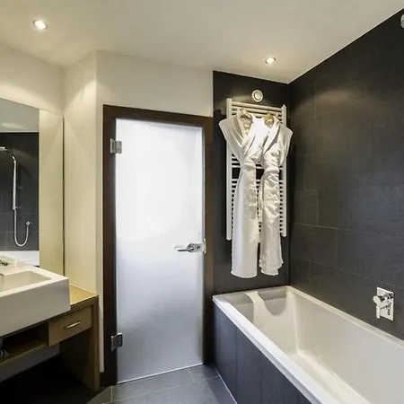 6br Modern Chalet With Private Spa- What'app - 0034-635-520-036 - For Reservations!!