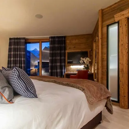 6br Modern Chalet With Private Spa- What'app - 0034-635-520-036 - For Reservations!! *